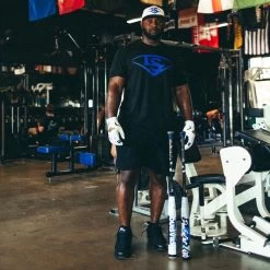 2023 Louisville Slugger Everett Williams 2.0 12" USSSA Slowpitch Softball Bat: WBL2738010 -Passion Baseball 2023 Louisville Slugger Everett Williams Pass Em Out Slowpitch Softball bat Lifestyle 3